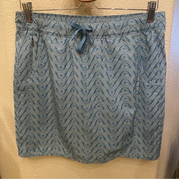 PATAGONIA Women Green Patterned Skort Size Medium - Picture 1 of 8